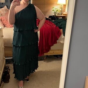 Elegant One-Shoulder Green Dress Large